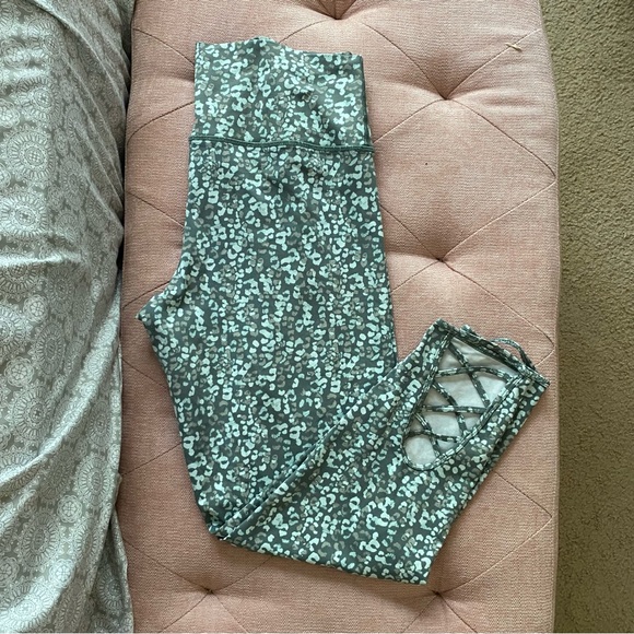Aerie Green Leopard Print Leggings - Picture 5 of 5